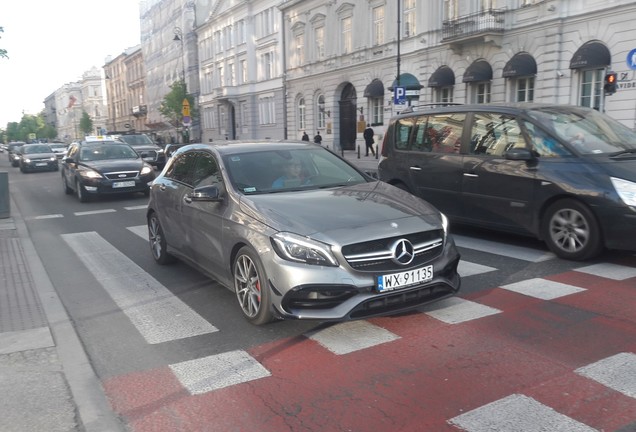 Mercedes-AMG A 45 W176 2015