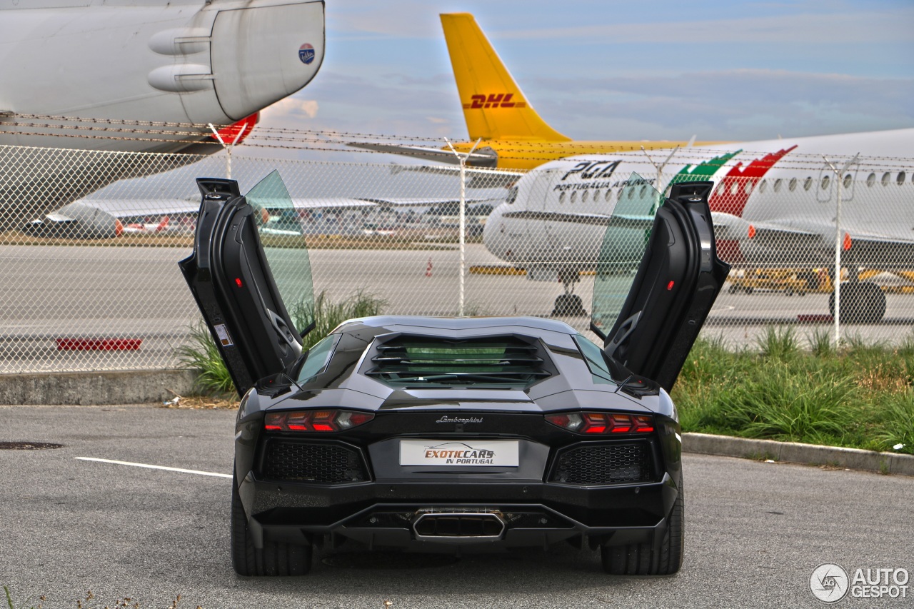 Lamborghini Aventador LP700-4