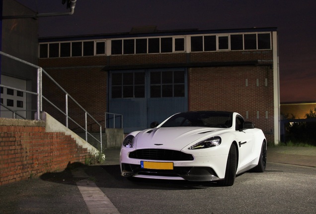 Aston Martin Vanquish 2015 Carbon White Edition