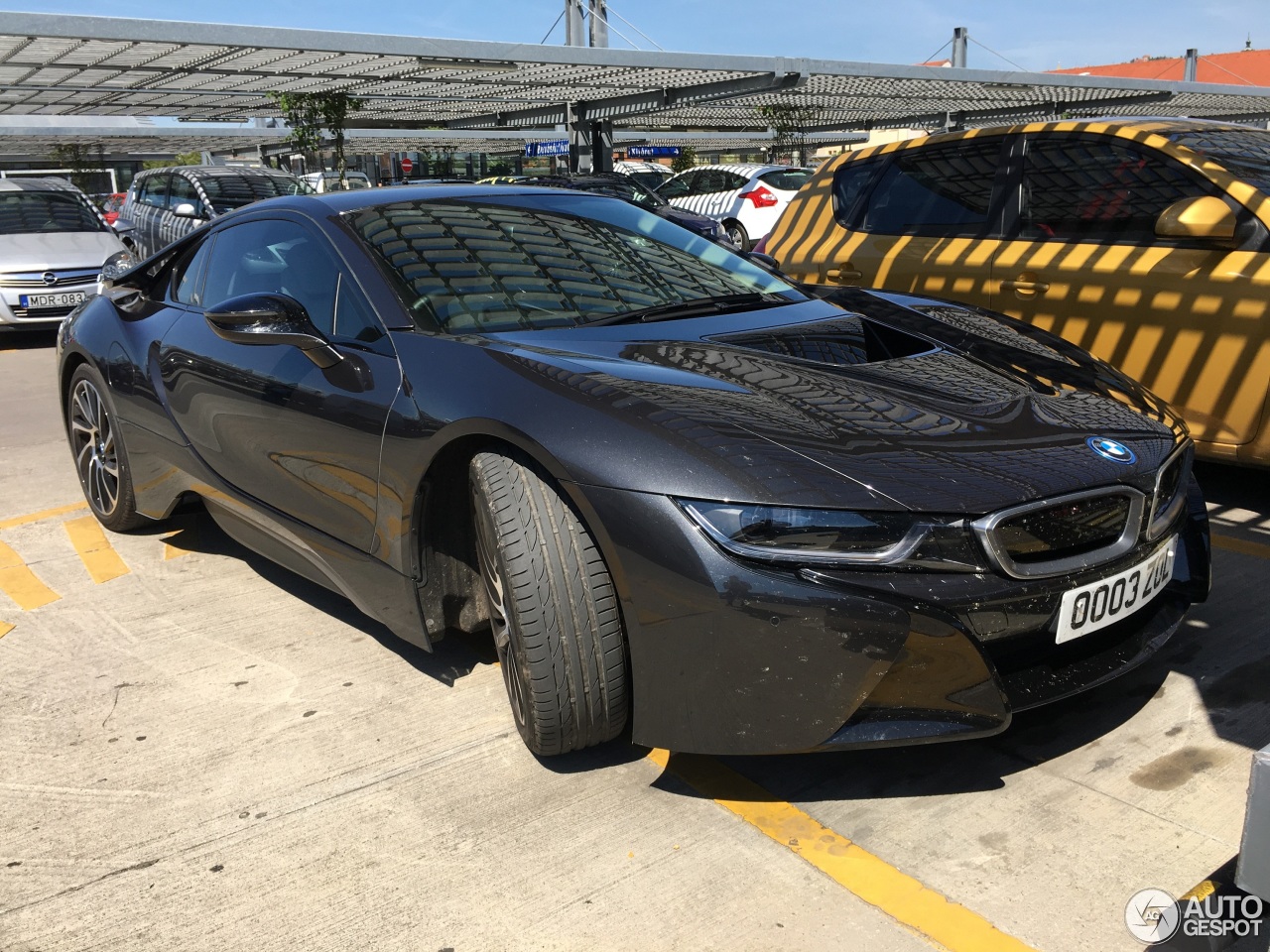 BMW i8