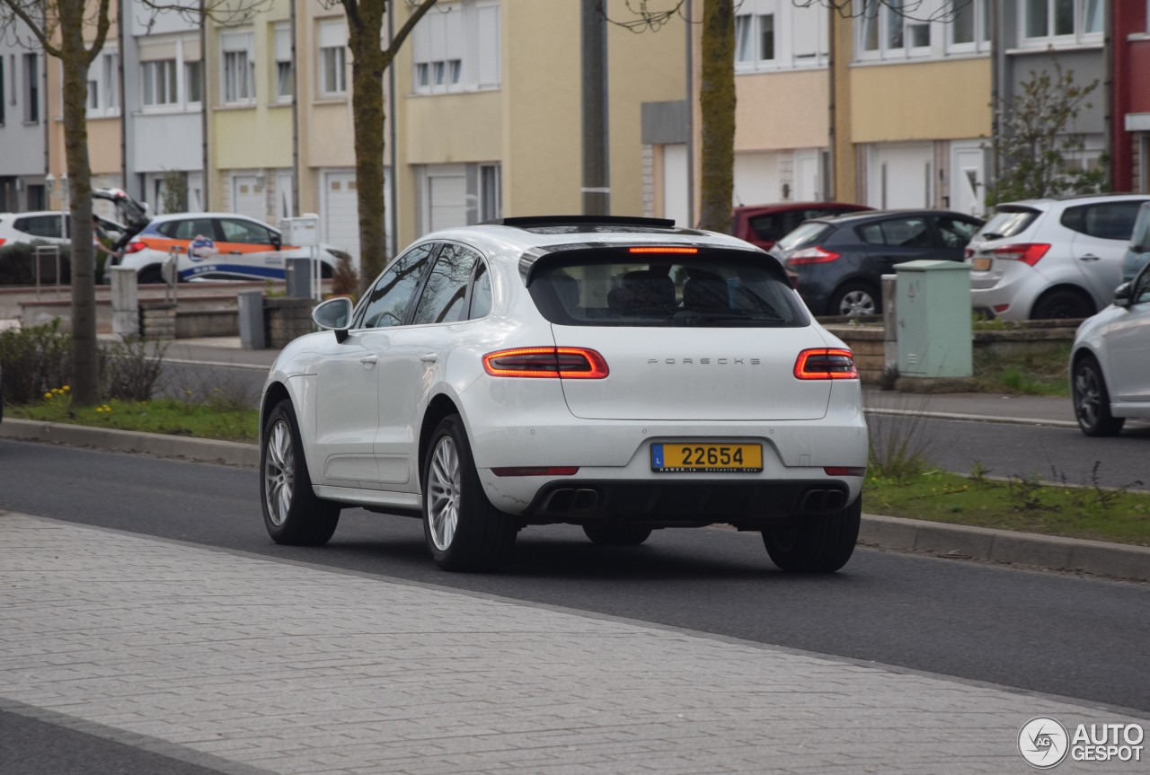 Porsche 95B Macan Turbo