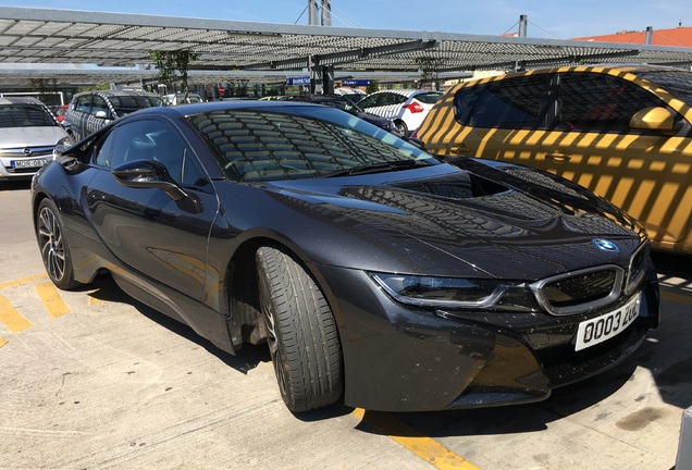 BMW i8