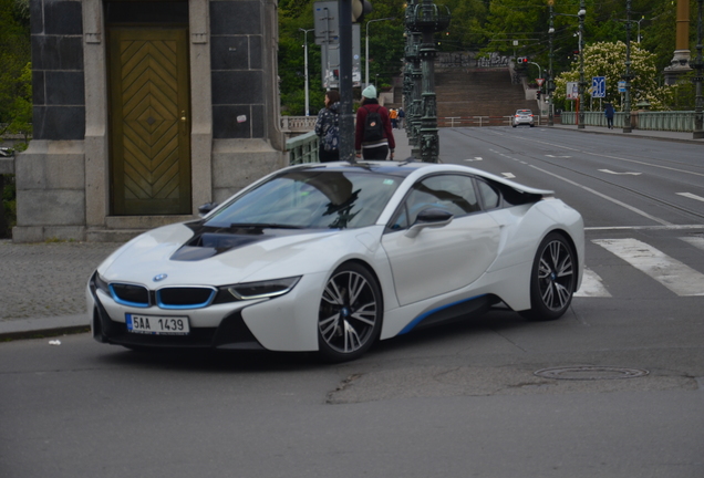 BMW i8