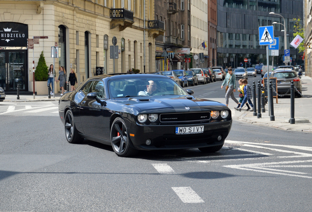 Dodge Challenger SRT-8