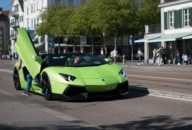 Lamborghini Aventador LP700-4 Roadster