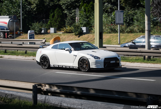 Nissan GT-R 2011