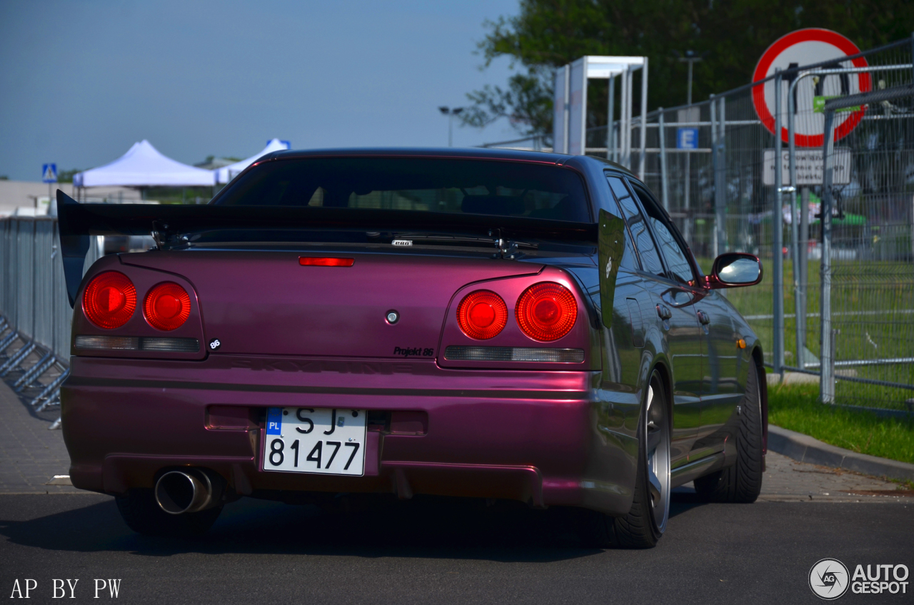 Nissan Skyline R34 Sedan