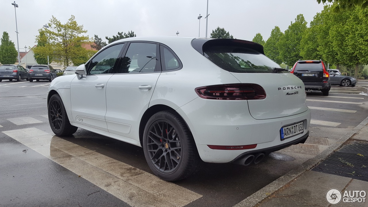 Porsche 95B Macan GTS