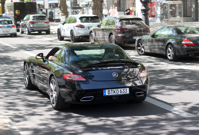 Mercedes-Benz SLS AMG