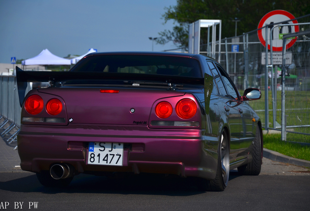 Nissan Skyline R34 Sedan