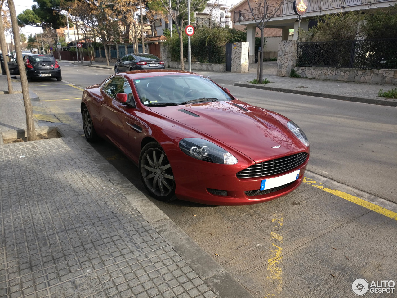 Aston Martin DB9