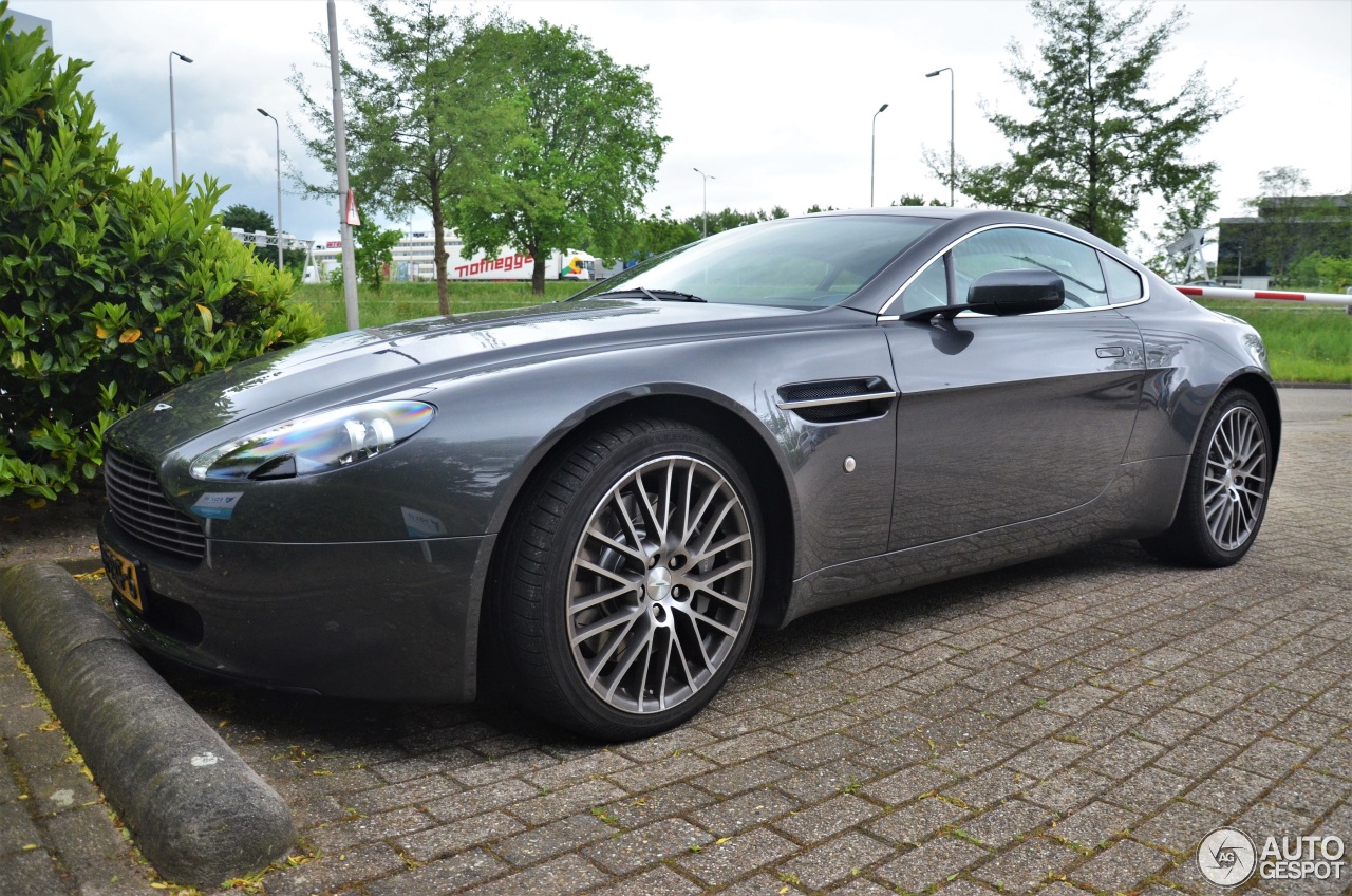 Aston Martin V8 Vantage