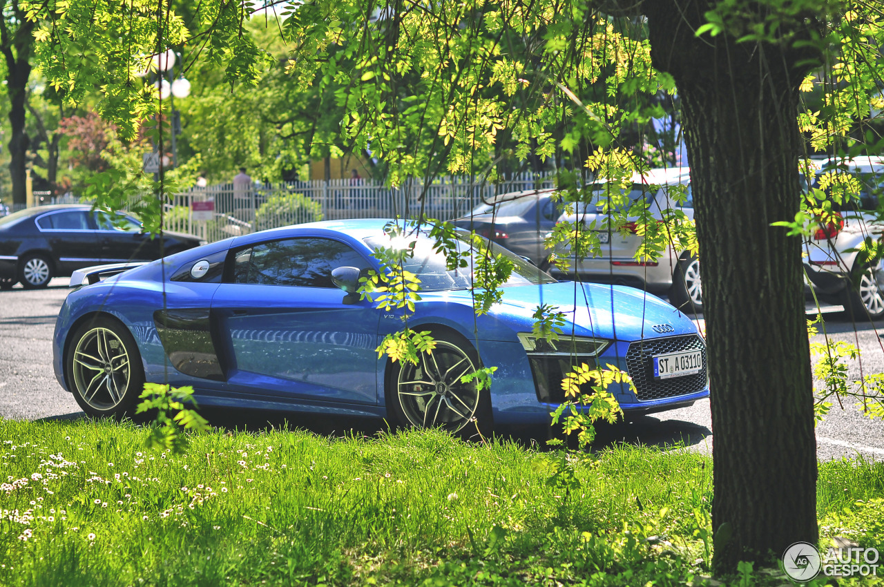 Audi R8 V10 Plus 2015