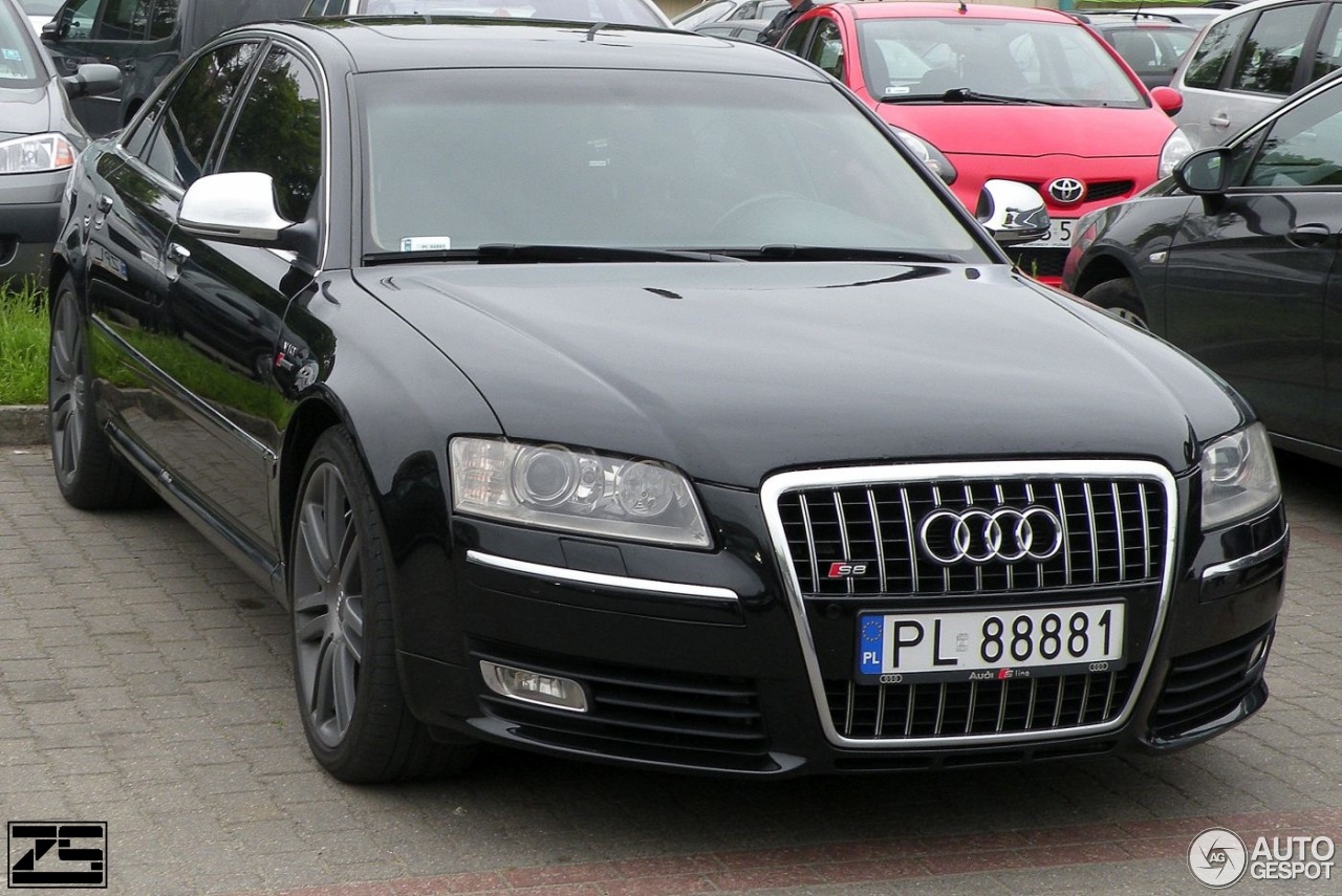 Audi S8 D3