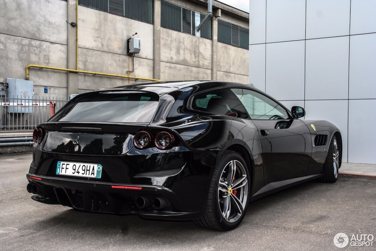 Ferrari GTC4Lusso