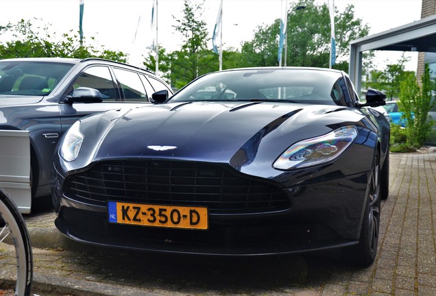 Aston Martin DB11