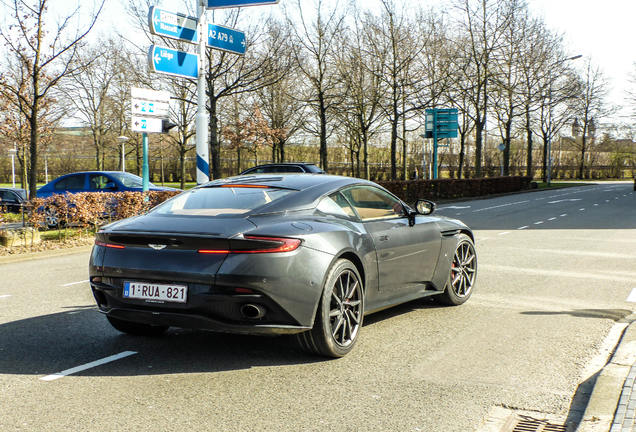 Aston Martin DB11