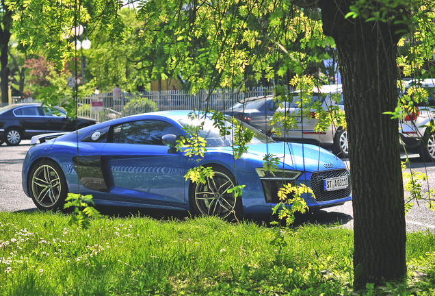 Audi R8 V10 Plus 2015