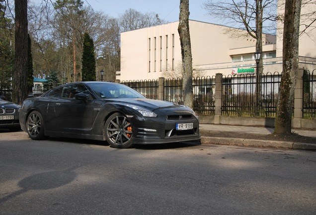 Nissan GT-R 2011