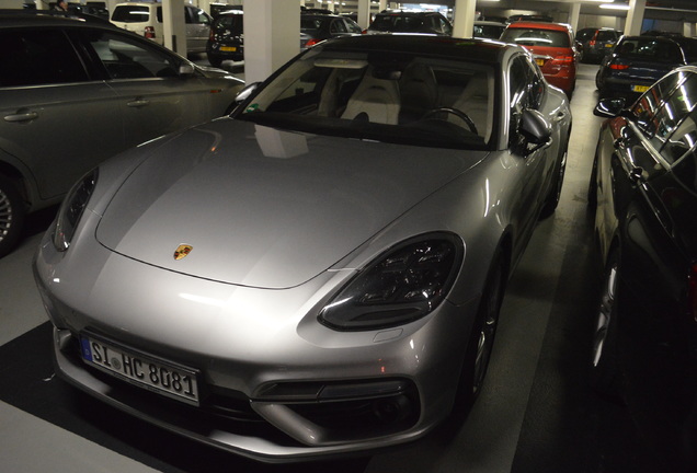 Porsche 971 Panamera Turbo