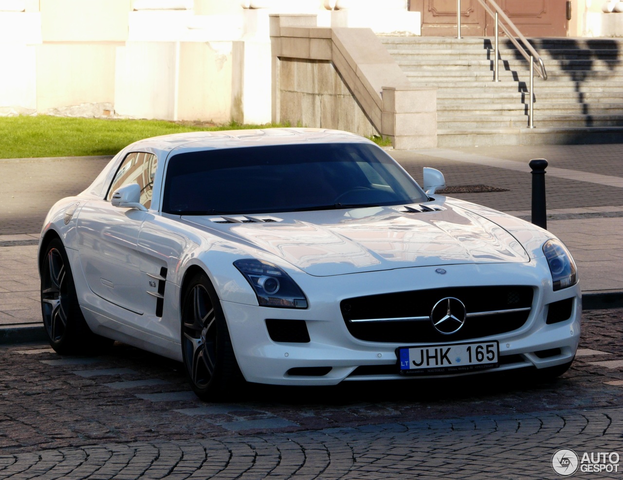 Mercedes-Benz SLS AMG