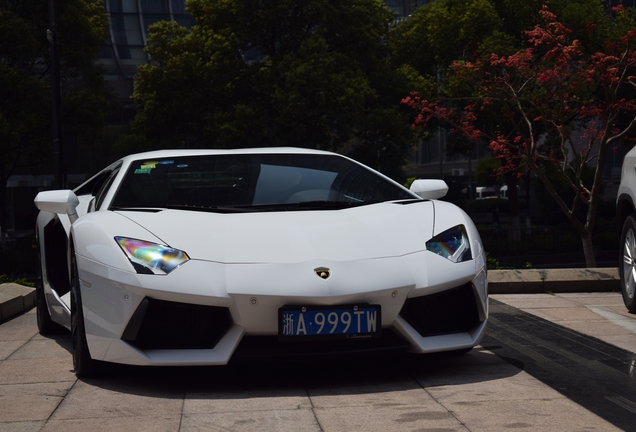 Lamborghini Aventador LP700-4