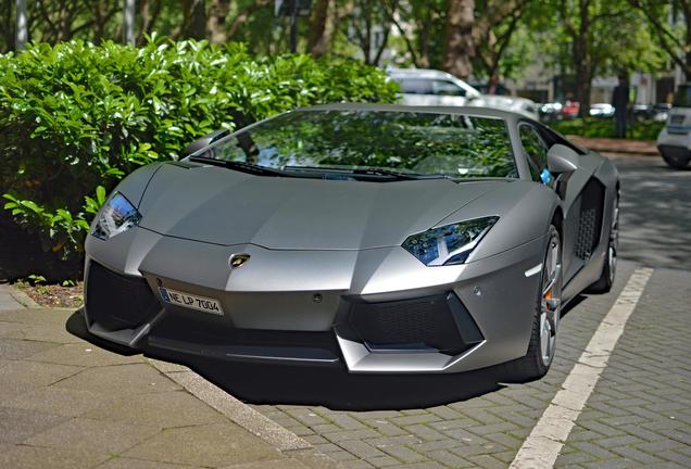 Lamborghini Aventador LP700-4