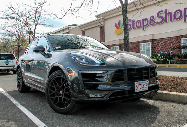 Porsche 95B Macan GTS