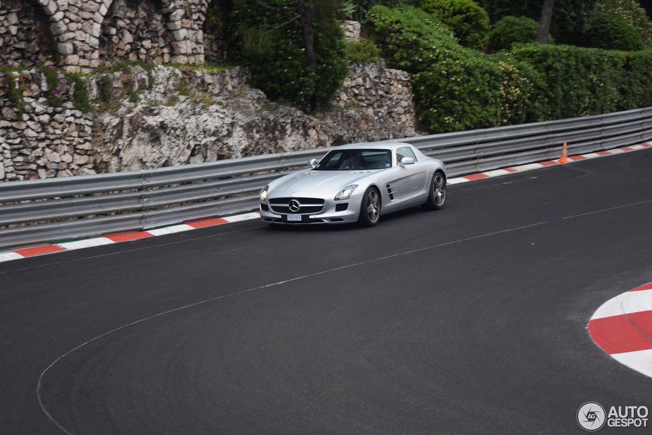 Mercedes-Benz SLS AMG