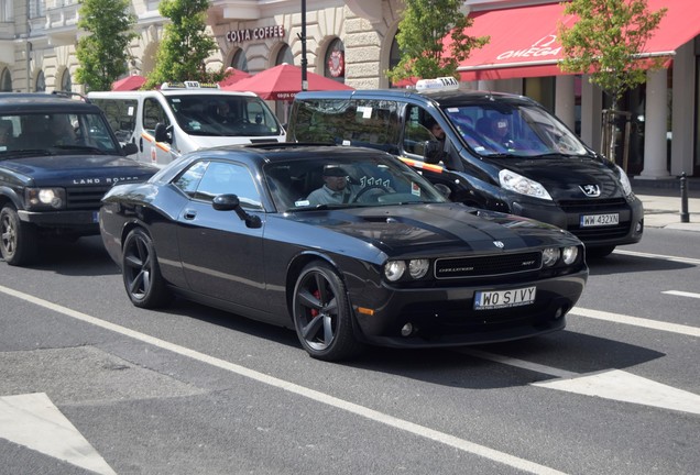 Dodge Challenger SRT-8