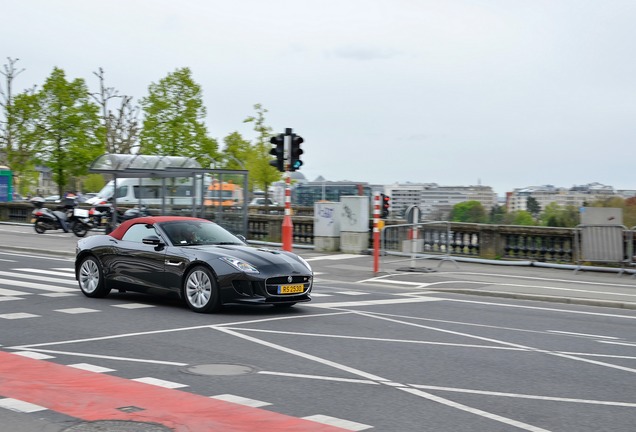 Jaguar F-TYPE S Convertible