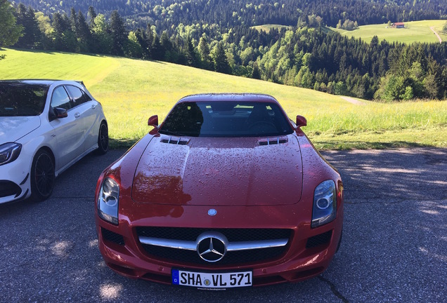 Mercedes-Benz SLS AMG