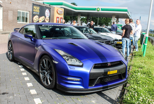 Nissan GT-R 2011