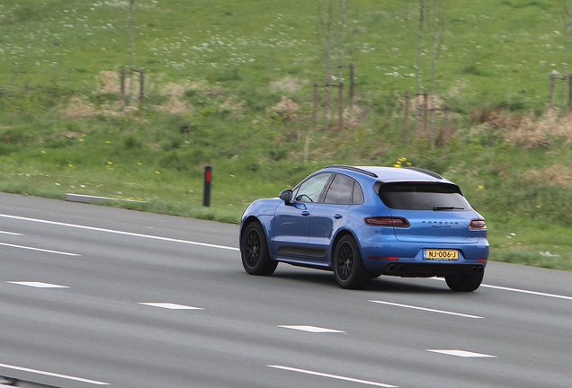 Porsche 95B Macan GTS