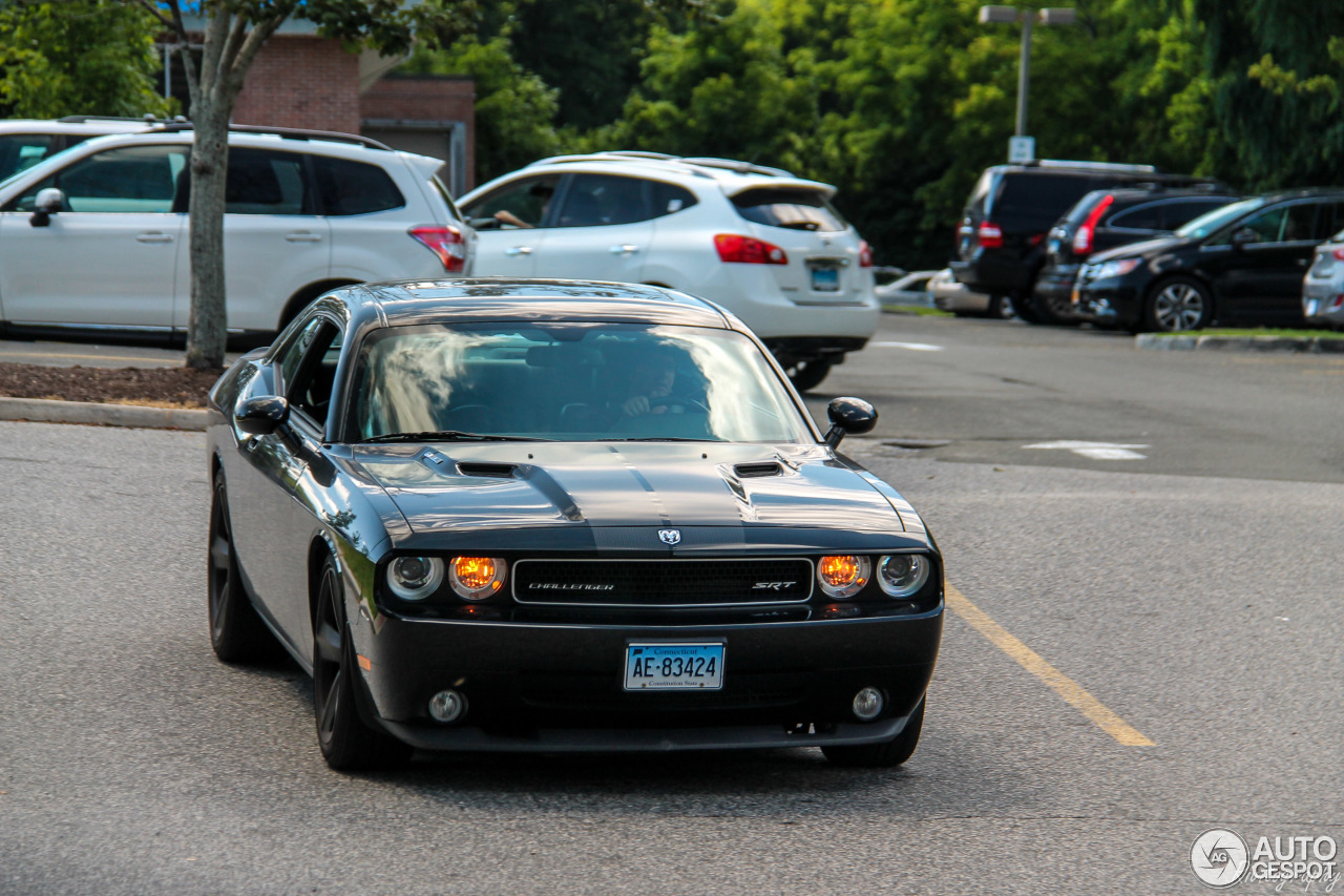 Dodge Challenger SRT-8