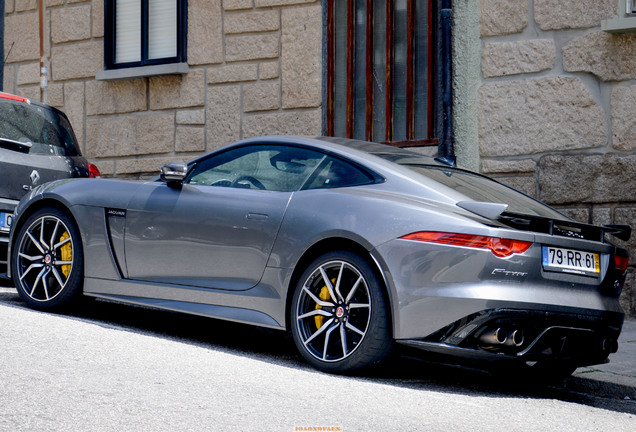 Jaguar F-TYPE SVR Coupé