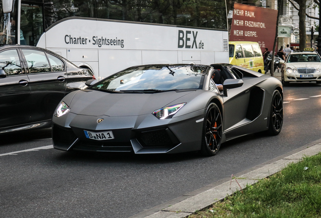 Lamborghini Aventador LP700-4 Roadster