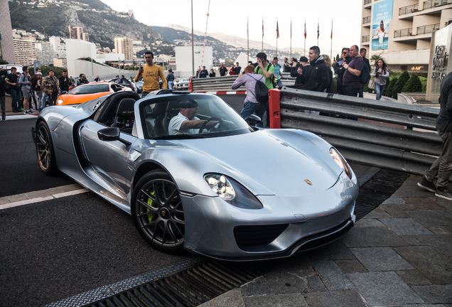 Porsche 918 Spyder Weissach Package