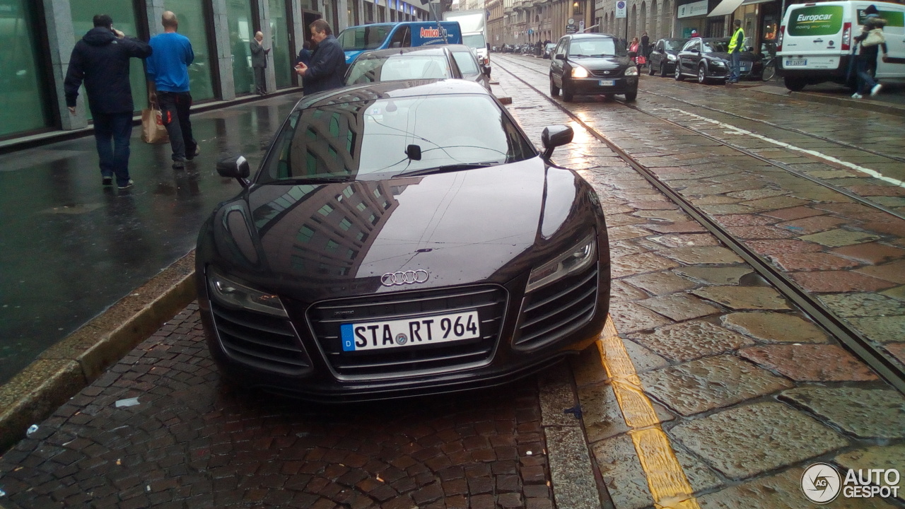 Audi R8 V10 Plus 2013