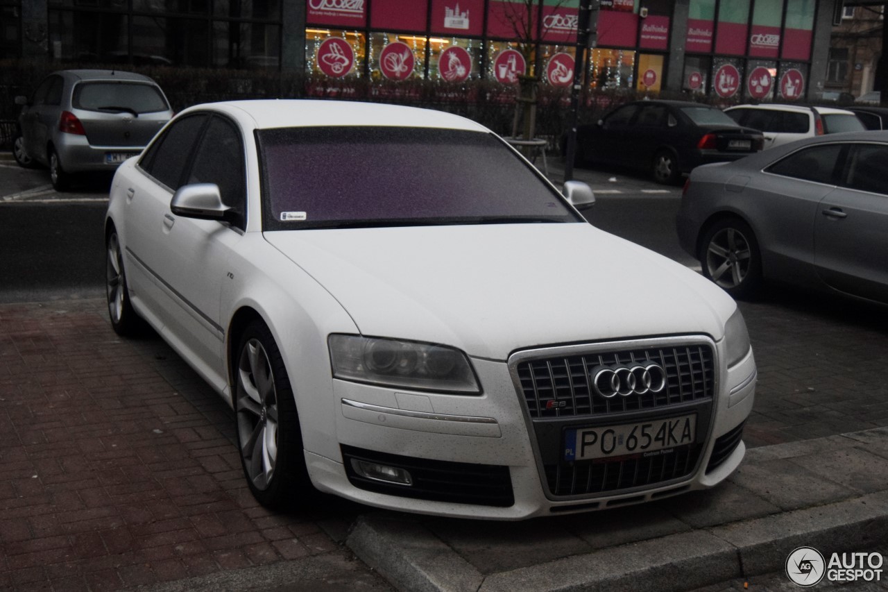 Audi S8 D3