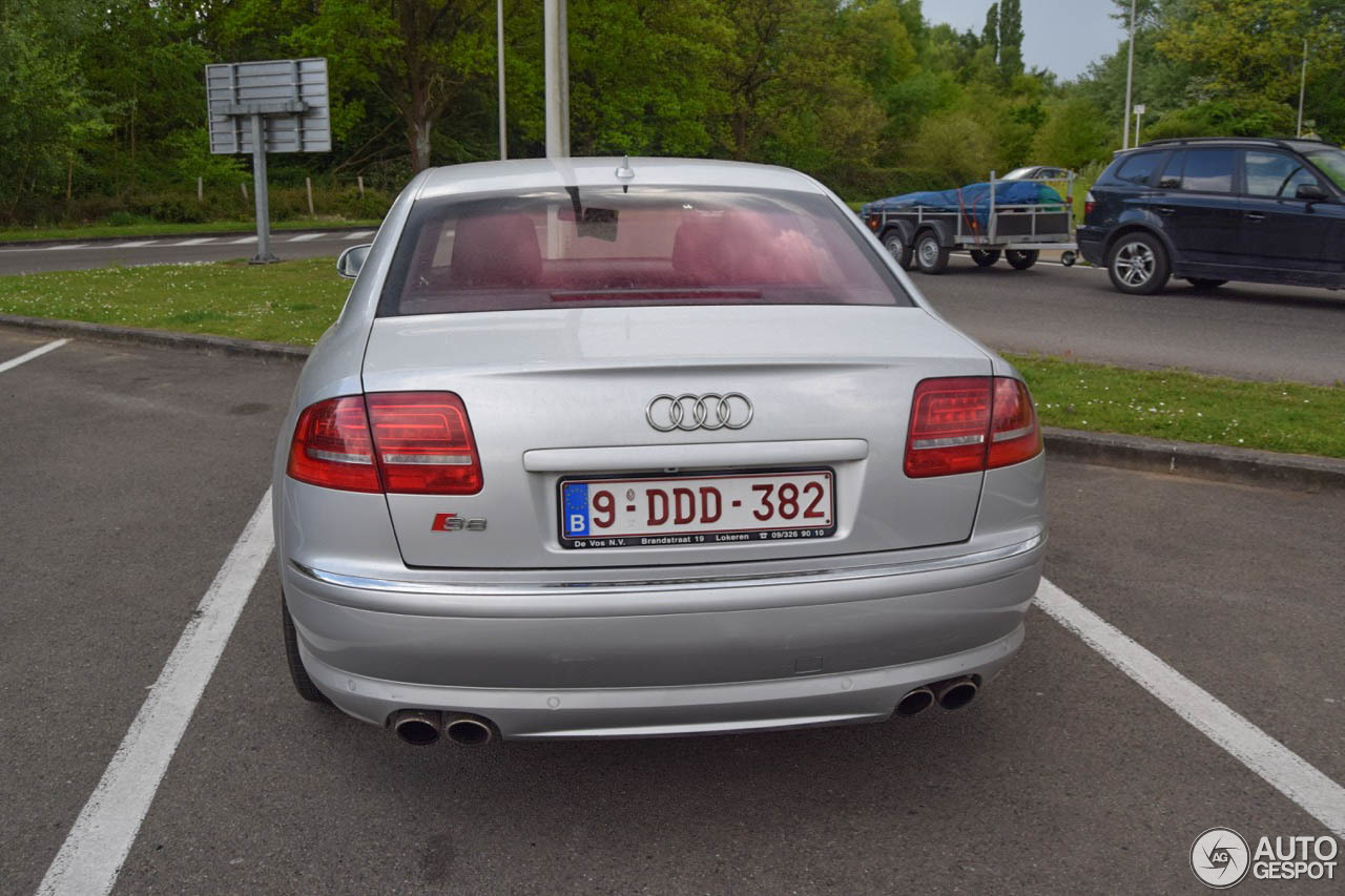 Audi S8 D3