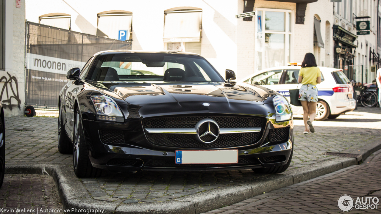 Mercedes-Benz SLS AMG