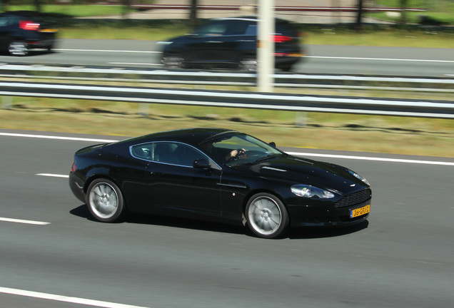 Aston Martin DB9