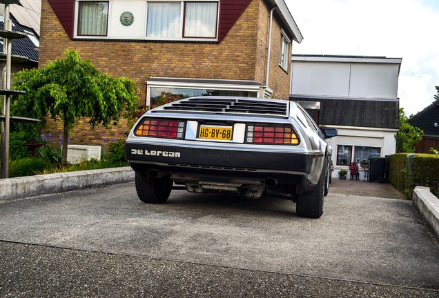 DeLorean DMC-12