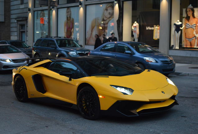 Lamborghini Aventador LP750-4 SuperVeloce Roadster