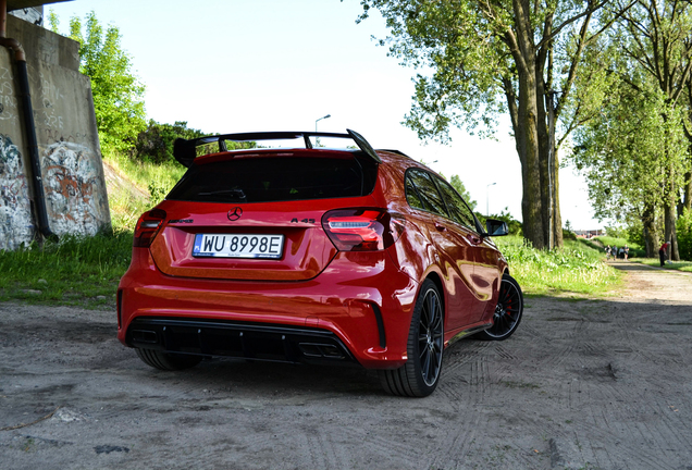 Mercedes-AMG A 45 W176 2015