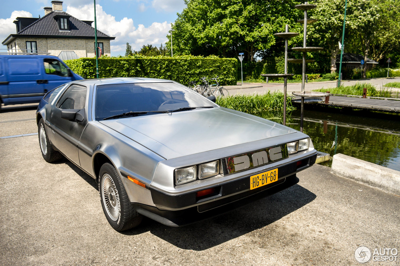 DeLorean DMC-12