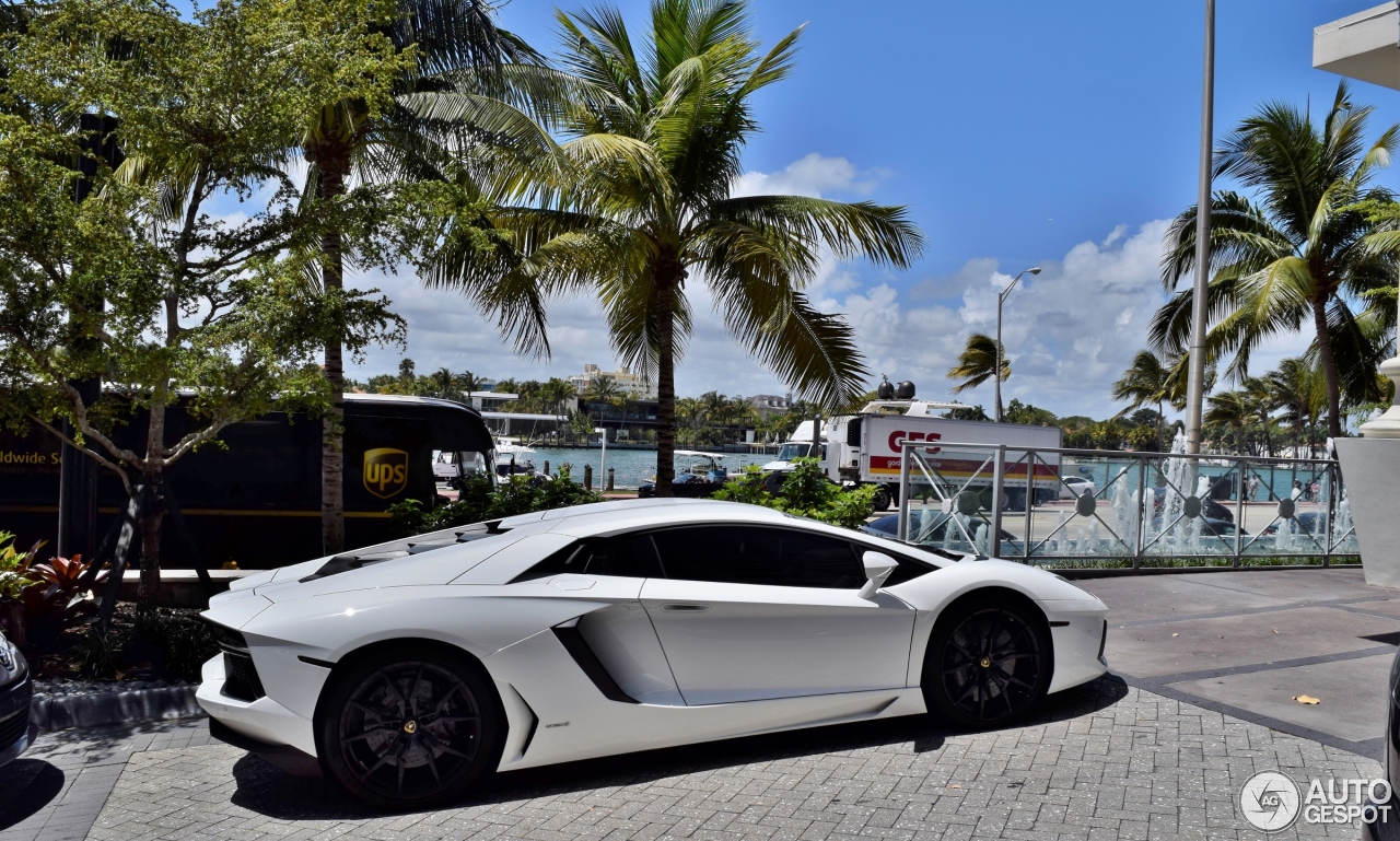 Lamborghini Aventador LP700-4