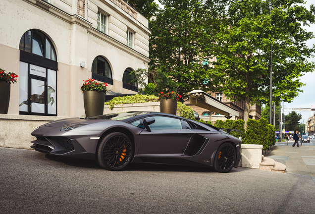 Lamborghini Aventador LP750-4 SuperVeloce Roadster