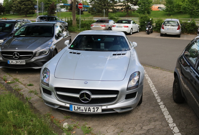 Mercedes-Benz SLS AMG